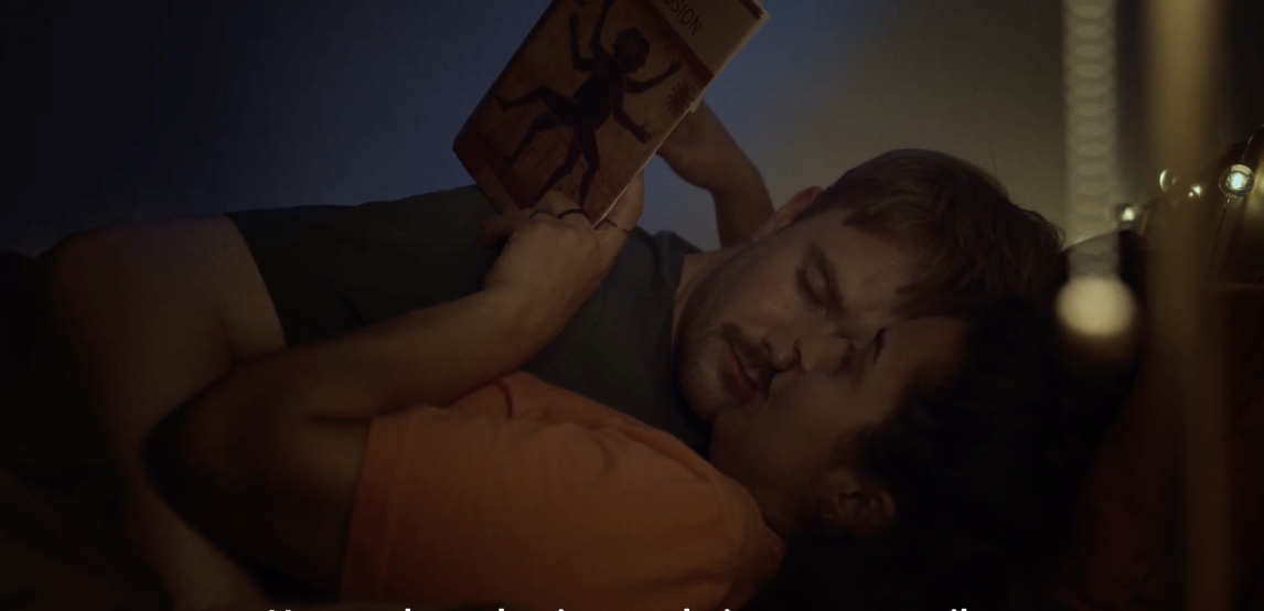 Filmstill Nähe Kommt von Nähen